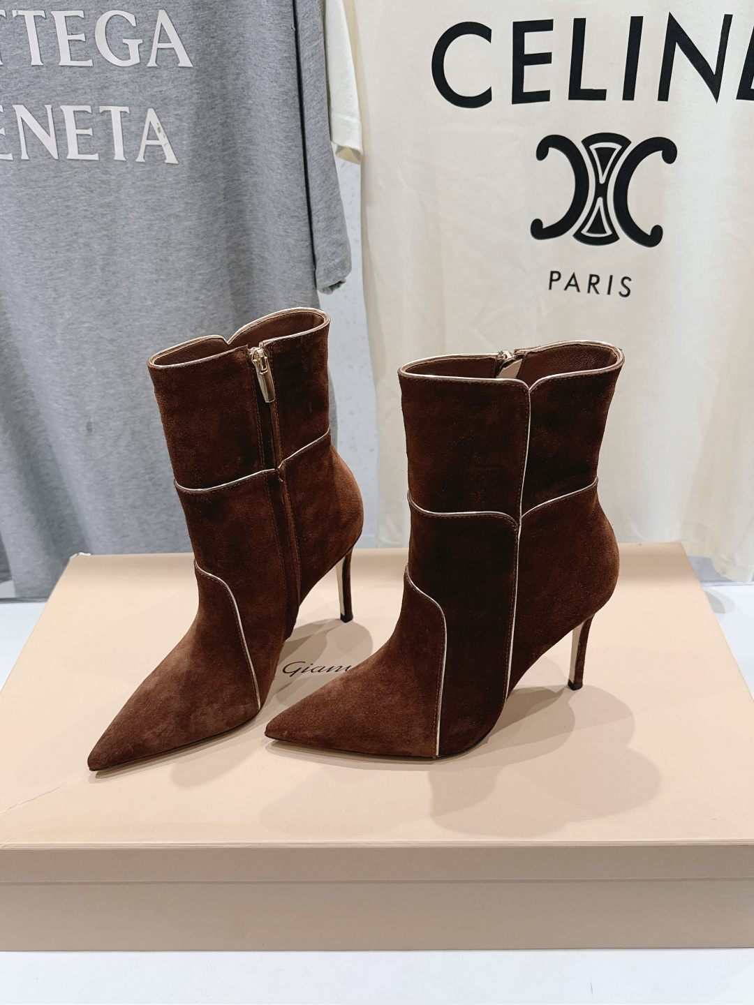 高版本出厂   Gianvito Rossi/吉安维托·罗西 F025 2026ss秋冬新款性感尖头高跟短靴 Gianv