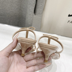 高版本出厂 FERRAGAMO/菲拉格慕F065 26ss夏季新款简约风高跟拖鞋 菲拉格慕今期高频曝光的高跟拖鞋! 高版本出厂 FERRAGAMO/菲拉格慕F065 26ss夏季新款简约风高跟拖鞋 菲拉格慕今期高频曝光的高跟拖鞋!
