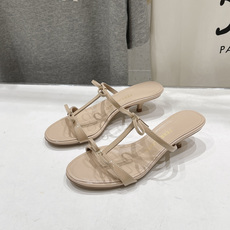 高版本出厂 FERRAGAMO/菲拉格慕F065 26ss夏季新款简约风高跟拖鞋 菲拉格慕今期高频曝光的高跟拖鞋! 高版本出厂 FERRAGAMO/菲拉格慕F065 26ss夏季新款简约风高跟拖鞋 菲拉格慕今期高频曝光的高跟拖鞋!