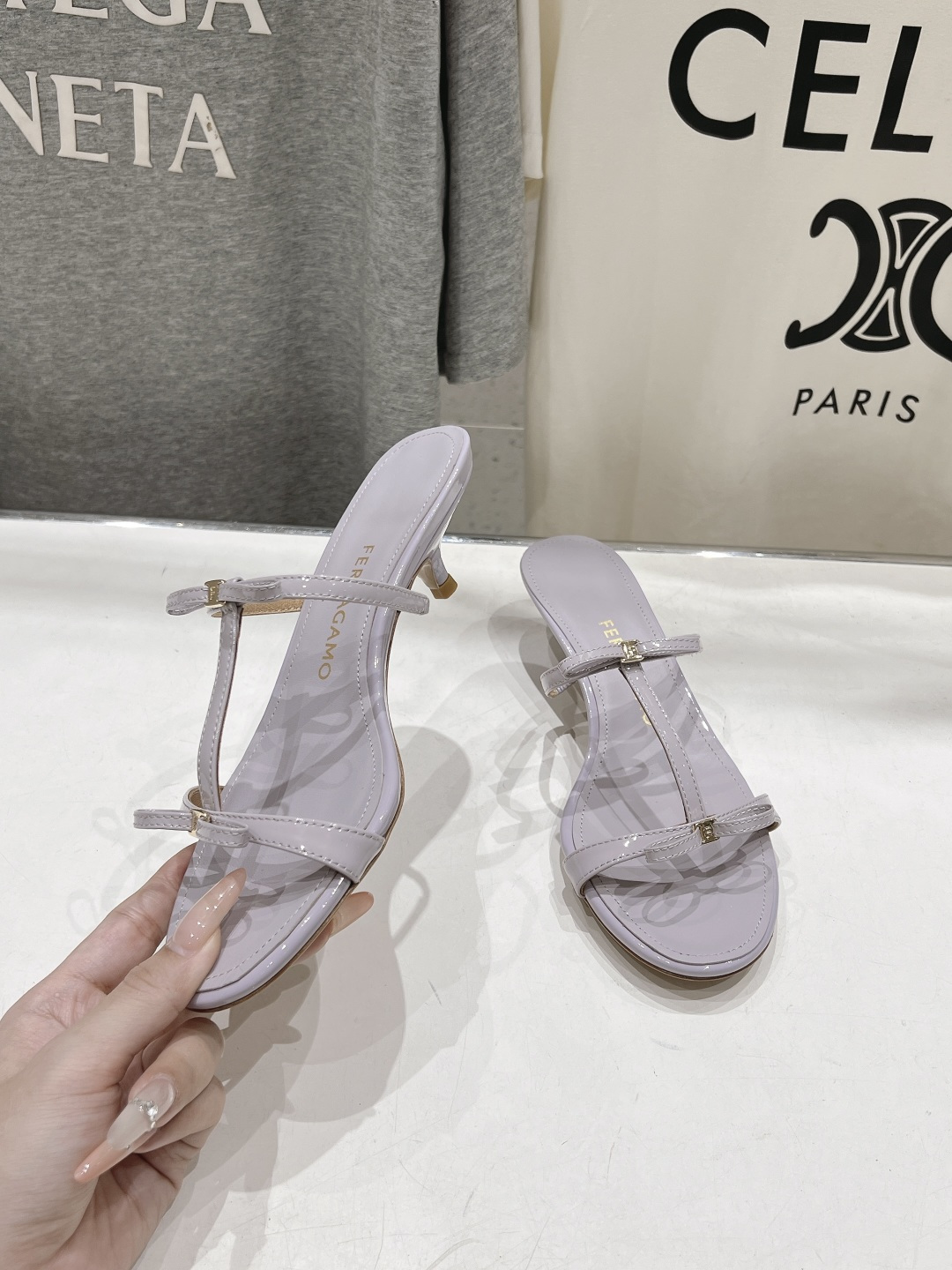 高版本出厂   FERRAGAMO/菲拉格慕F065  26ss夏季新款简约风高跟拖鞋 菲拉格慕今期高频曝光的高跟拖鞋！
