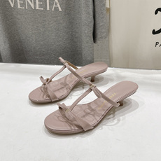 高版本出厂 FERRAGAMO/菲拉格慕F065 26ss夏季新款简约风高跟拖鞋 菲拉格慕今期高频曝光的高跟拖鞋! 高版本出厂 FERRAGAMO/菲拉格慕F065 26ss夏季新款简约风高跟拖鞋 菲拉格慕今期高频曝光的高跟拖鞋!