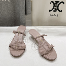 高版本出厂 FERRAGAMO/菲拉格慕F065 26ss夏季新款简约风高跟拖鞋 菲拉格慕今期高频曝光的高跟拖鞋! 高版本出厂 FERRAGAMO/菲拉格慕F065 26ss夏季新款简约风高跟拖鞋 菲拉格慕今期高频曝光的高跟拖鞋!