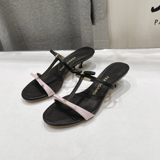 高版本出厂 FERRAGAMO/菲拉格慕F065 26ss夏季新款简约风高跟拖鞋 菲拉格慕今期高频曝光的高跟拖鞋! 高版本出厂 FERRAGAMO/菲拉格慕F065 26ss夏季新款简约风高跟拖鞋 菲拉格慕今期高频曝光的高跟拖鞋!