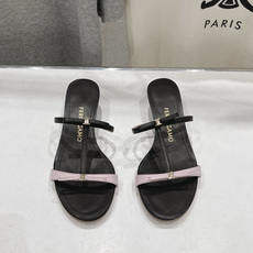 高版本出厂 FERRAGAMO/菲拉格慕F065 26ss夏季新款简约风高跟拖鞋 菲拉格慕今期高频曝光的高跟拖鞋! 高版本出厂 FERRAGAMO/菲拉格慕F065 26ss夏季新款简约风高跟拖鞋 菲拉格慕今期高频曝光的高跟拖鞋!