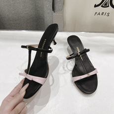 高版本出厂 FERRAGAMO/菲拉格慕F065 26ss夏季新款简约风高跟拖鞋 菲拉格慕今期高频曝光的高跟拖鞋! 高版本出厂 FERRAGAMO/菲拉格慕F065 26ss夏季新款简约风高跟拖鞋 菲拉格慕今期高频曝光的高跟拖鞋!