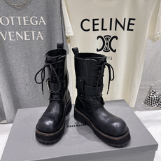 高版本出厂 男码+30 BALENCIAG*巴黎世家F046 2026ss秋冬新款情侣款搭扣中筒机车靴马丁靴 采用 高版本出厂 男码+30 BALENCIAG*巴黎世家F046 2026ss秋冬新款情侣款搭扣中筒机车靴马丁靴 采用
