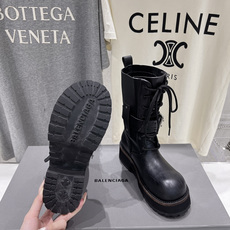 高版本出厂 男码+30 BALENCIAG*巴黎世家F046 2026ss秋冬新款情侣款搭扣中筒机车靴马丁靴 采用 高版本出厂 男码+30 BALENCIAG*巴黎世家F046 2026ss秋冬新款情侣款搭扣中筒机车靴马丁靴 采用