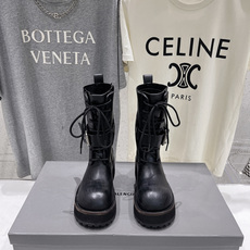 高版本出厂 男码+30 BALENCIAG*巴黎世家F046 2026ss秋冬新款情侣款搭扣中筒机车靴马丁靴 采用 高版本出厂 男码+30 BALENCIAG*巴黎世家F046 2026ss秋冬新款情侣款搭扣中筒机车靴马丁靴 采用