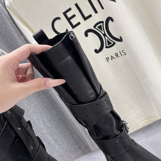 高版本出厂 男码+30 BALENCIAG*巴黎世家F046 2026ss秋冬新款情侣款搭扣中筒机车靴马丁靴 采用 高版本出厂 男码+30 BALENCIAG*巴黎世家F046 2026ss秋冬新款情侣款搭扣中筒机车靴马丁靴 采用