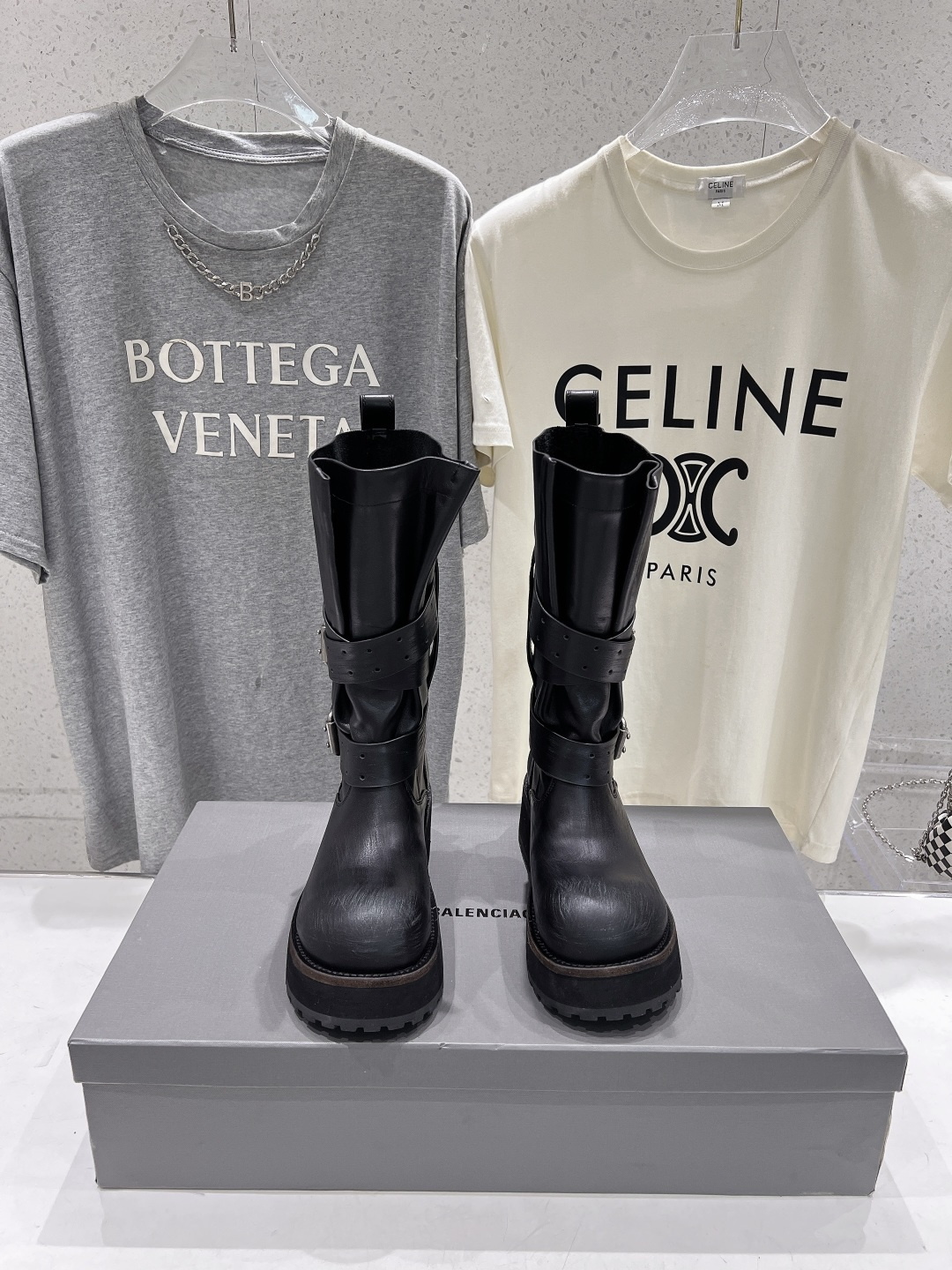 高版本出厂  男码+30   BALENCIAG*巴黎世家F046 2026ss秋冬新款情侣款搭扣中筒机车靴马丁靴 采用