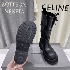 高版本出厂 男码+30 BALENCIAG*巴黎世家F046 2026ss秋冬新款情侣款搭扣中筒机车靴马丁靴 采用 高版本出厂 男码+30 BALENCIAG*巴黎世家F046 2026ss秋冬新款情侣款搭扣中筒机车靴马丁靴 采用