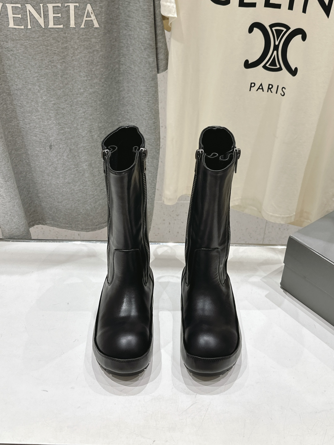 高版本出厂   BALENCIAG*巴黎世家F046 2026ss秋冬新款中筒靴机车靴马丁靴 采用原版同步柔头层小牛皮 