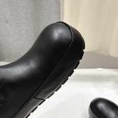 高版本出厂 BALENCIAG*巴黎世家F046 2026ss秋冬新款中筒靴机车靴马丁靴 采用原版同步柔头层小牛皮 高版本出厂 BALENCIAG*巴黎世家F046 2026ss秋冬新款中筒靴机车靴马丁靴 采用原版同步柔头层小牛皮