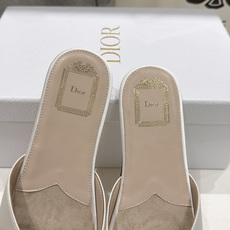 高版本出厂 Dior*迪奥F037 2026ss夏季新款蝴蝶结平底拖鞋~公主范十足,颜色非常抬肤色,迷人的时尚美感 夏 高版本出厂 Dior*迪奥F037 2026ss夏季新款蝴蝶结平底拖鞋~公主范十足,颜色非常抬肤色,迷人的时尚美感 夏