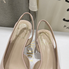 高版本出厂 Dior*迪奥F037 2026ss夏季新款蝴蝶结高跟凉鞋~公主范十足,颜色非常抬肤色,小猫跟的设计,上脚 高版本出厂 Dior*迪奥F037 2026ss夏季新款蝴蝶结高跟凉鞋~公主范十足,颜色非常抬肤色,小猫跟的设计,上脚