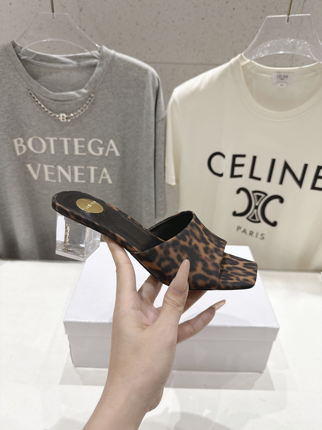 高版本出厂    「SAINT LAURENT*」F030 圣罗兰26ss夏季新款ysl 圣罗兰高跟夹脚人字拖鞋～ 唯有