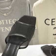 高版本出厂 「SAINT LAURENT*」F030 圣罗兰26ss夏季新款ysl 圣罗兰高跟夹脚人字拖鞋~ 唯有 高版本出厂 「SAINT LAURENT*」F030 圣罗兰26ss夏季新款ysl 圣罗兰高跟夹脚人字拖鞋~ 唯有