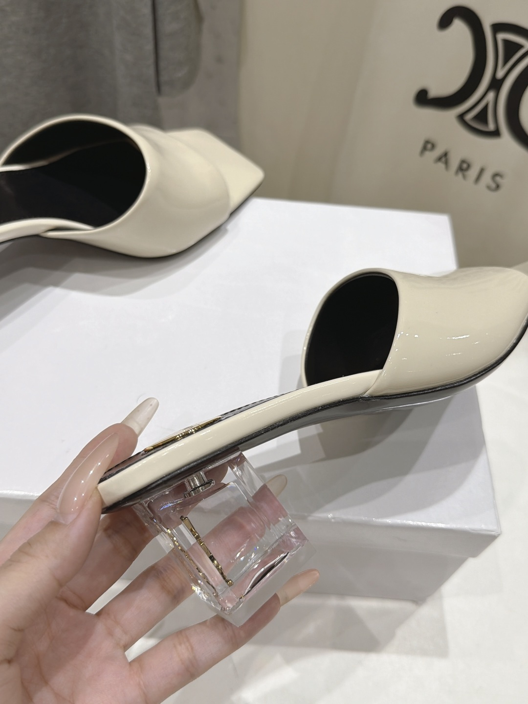 高版本出厂 「SAINT LAURENT*」F030 圣罗兰26ss夏季新款ysl 圣罗兰高跟夹脚人字拖鞋~ 唯有 高版本出厂 「SAINT LAURENT*」F030 圣罗兰26ss夏季新款ysl 圣罗兰高跟夹脚人字拖鞋~ 唯有