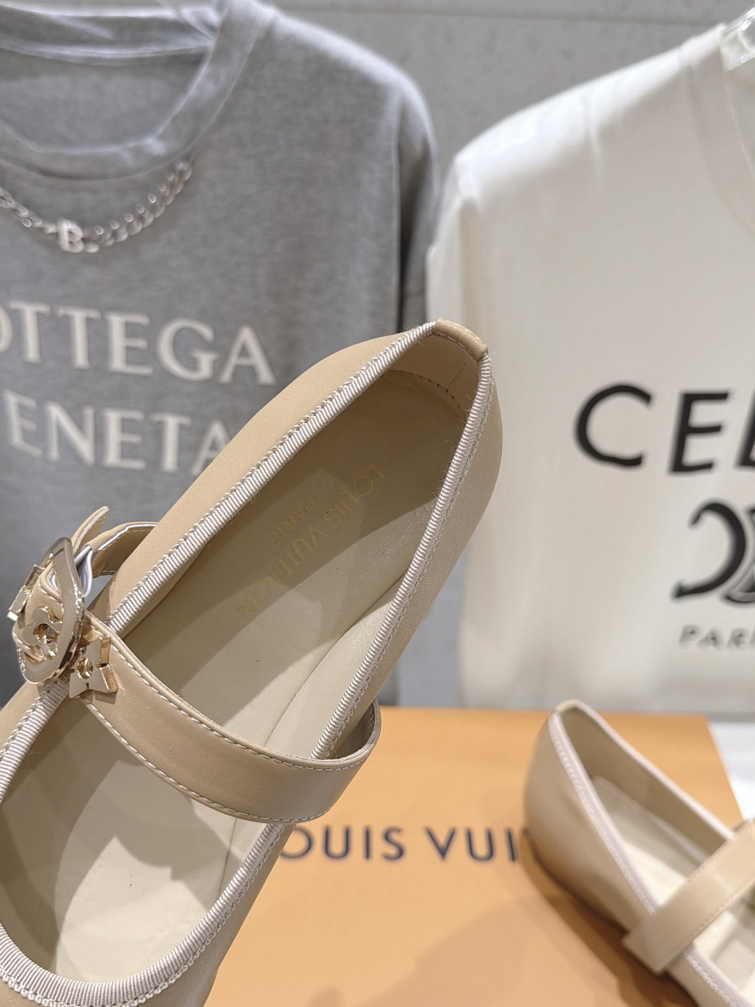 高版本出厂 Louis Vuitton ss26 new arrival LV驴牌新款系列玛丽珍平底鞋单鞋 简约精致 高版本出厂 Louis Vuitton ss26 new arrival LV驴牌新款系列玛丽珍平底鞋单鞋 简约精致