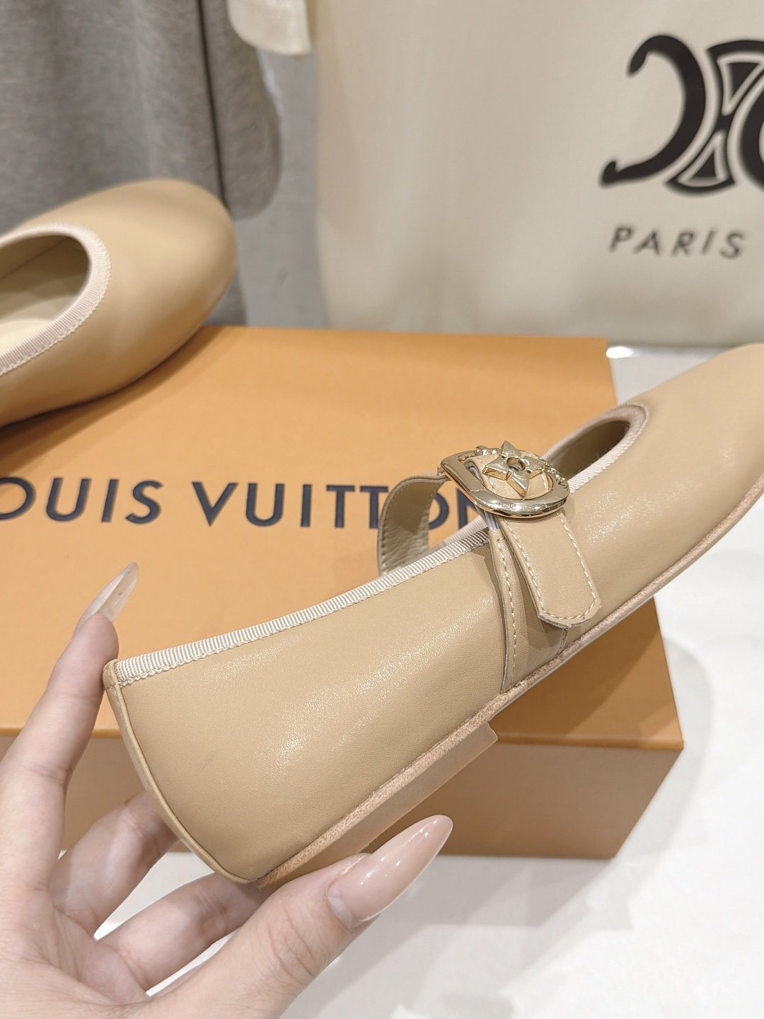 高版本出厂 Louis Vuitton ss26 new arrival LV驴牌新款系列玛丽珍平底鞋单鞋 简约精致 高版本出厂 Louis Vuitton ss26 new arrival LV驴牌新款系列玛丽珍平底鞋单鞋 简约精致