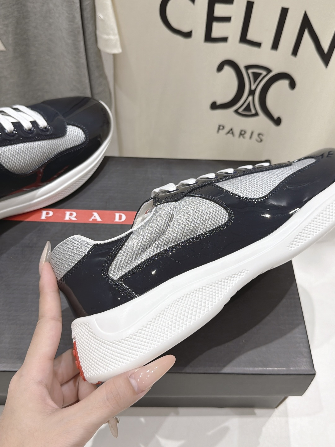 高版本出厂 男码+10 Prada/普拉达F023 2026ss新款系带情侣款厚底透气休闲运动鞋 这款运动鞋延 高版本出厂 男码+10 Prada/普拉达F023 2026ss新款系带情侣款厚底透气休闲运动鞋 这款运动鞋延