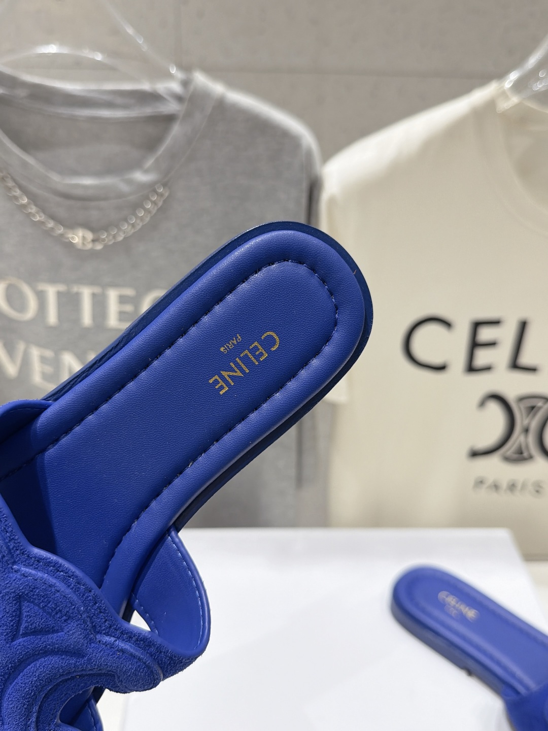 高版本出厂 Celine*塞琳F037 2026ss思琳夏季新款凯旋门Logo平底拖鞋 高级感十足 网红ins种草神 高版本出厂 Celine*塞琳F037 2026ss思琳夏季新款凯旋门Logo平底拖鞋 高级感十足 网红ins种草神