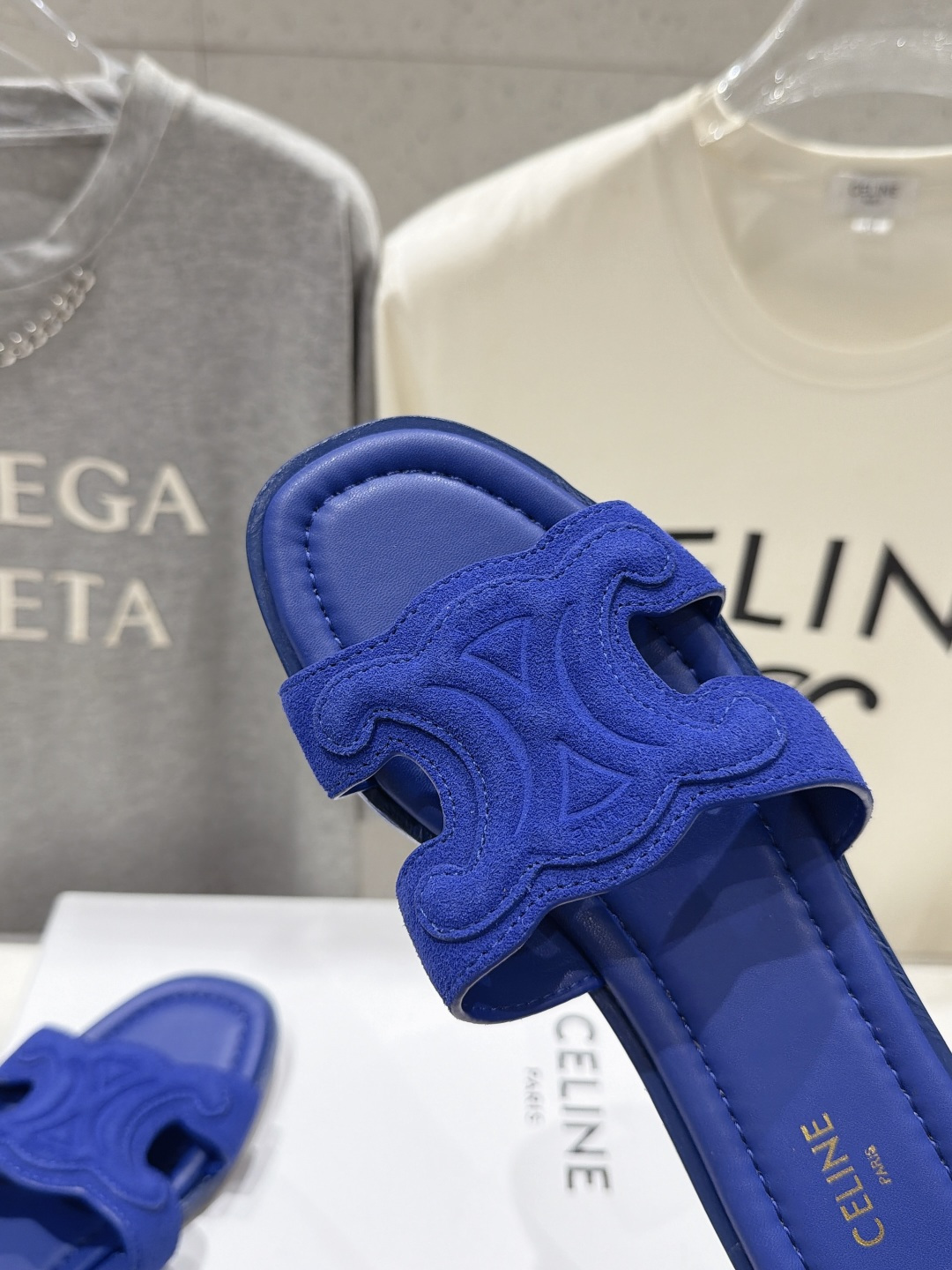 高版本出厂 Celine*塞琳F037 2026ss思琳夏季新款凯旋门Logo平底拖鞋 高级感十足 网红ins种草神 高版本出厂 Celine*塞琳F037 2026ss思琳夏季新款凯旋门Logo平底拖鞋 高级感十足 网红ins种草神