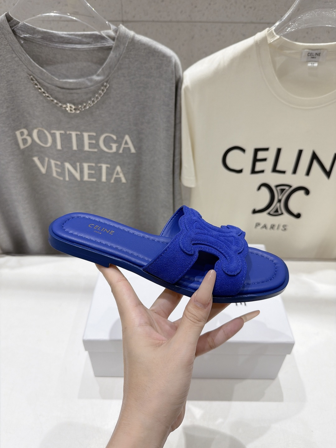 高版本出厂 Celine*塞琳F037 2026ss思琳夏季新款凯旋门Logo平底拖鞋 高级感十足 网红ins种草神 高版本出厂 Celine*塞琳F037 2026ss思琳夏季新款凯旋门Logo平底拖鞋 高级感十足 网红ins种草神