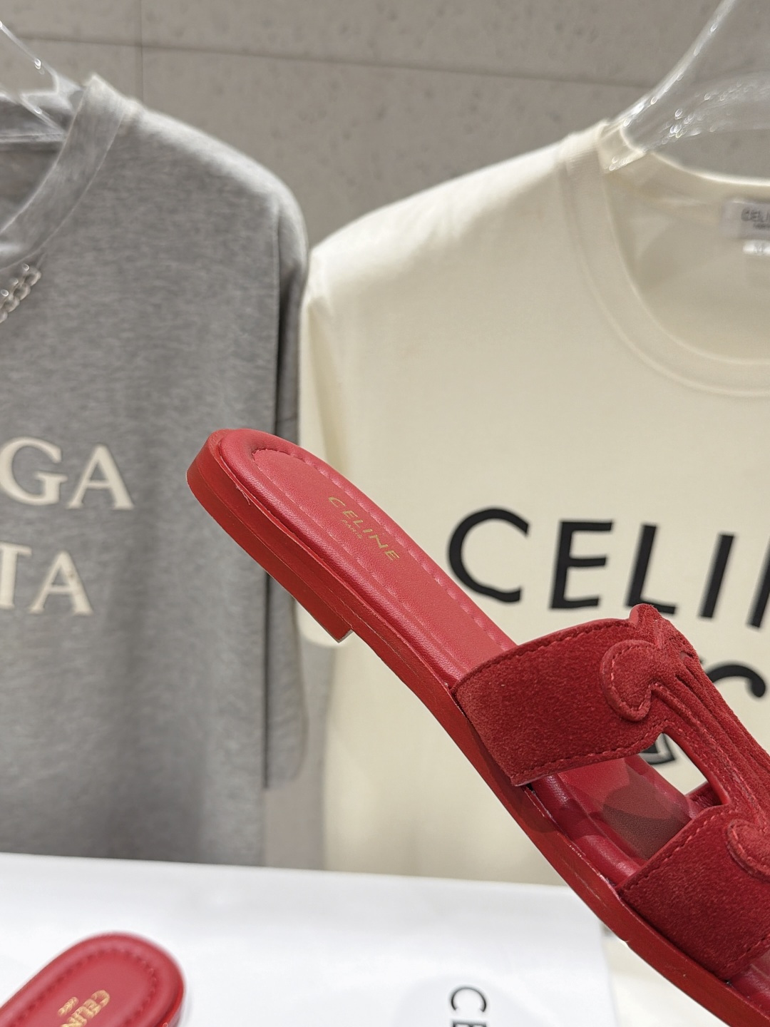 高版本出厂 Celine*塞琳F037 2026ss思琳夏季新款凯旋门Logo平底拖鞋 高级感十足 网红ins种草神 高版本出厂 Celine*塞琳F037 2026ss思琳夏季新款凯旋门Logo平底拖鞋 高级感十足 网红ins种草神
