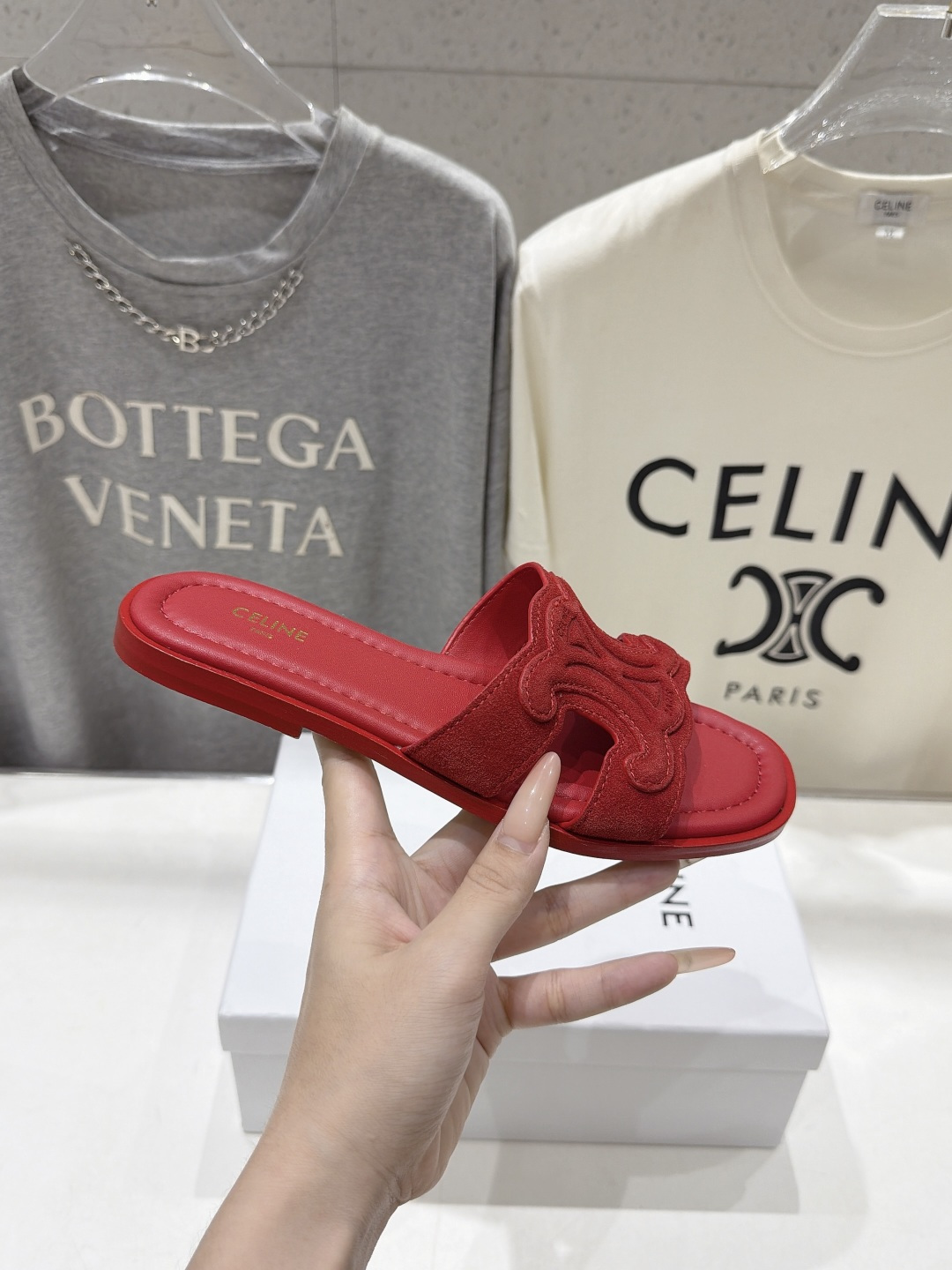 高版本出厂 Celine*塞琳F037 2026ss思琳夏季新款凯旋门Logo平底拖鞋 高级感十足 网红ins种草神 高版本出厂 Celine*塞琳F037 2026ss思琳夏季新款凯旋门Logo平底拖鞋 高级感十足 网红ins种草神