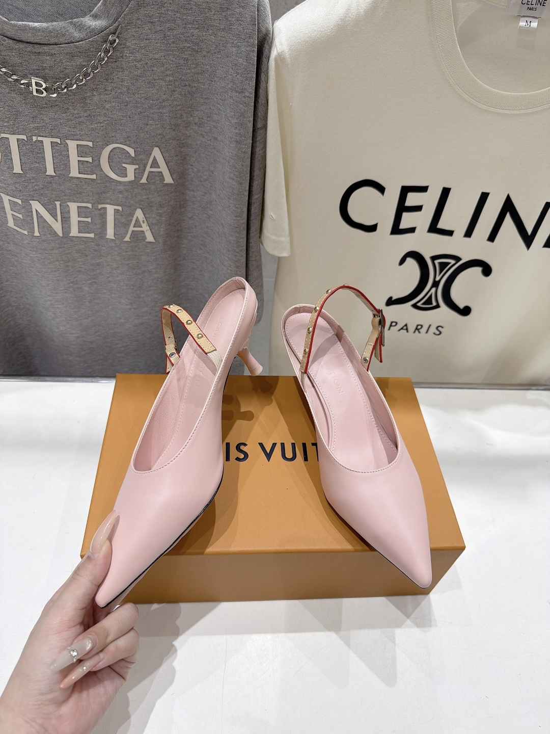 高版本出厂 Louis Vuitton ss26 new arrival LV驴牌夏季新款尖头后空高跟鞋凉鞋 简约精 高版本出厂 Louis Vuitton ss26 new arrival LV驴牌夏季新款尖头后空高跟鞋凉鞋 简约精