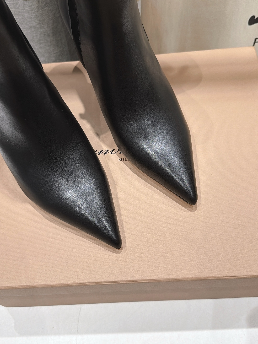 高版本出厂 Gianvito Rossi/吉安维托·罗西 F025 2026ss秋冬新款性感尖头高跟短靴 Gianv 高版本出厂 Gianvito Rossi/吉安维托·罗西 F025 2026ss秋冬新款性感尖头高跟短靴 Gianv