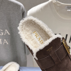 高版本出厂 Prada*普拉达F027 2026ss秋冬新款毛里居家半包毛毛鞋乐福鞋拖鞋✨闪亮登场✨ 时尚大方的设 高版本出厂 Prada*普拉达F027 2026ss秋冬新款毛里居家半包毛毛鞋乐福鞋拖鞋✨闪亮登场✨ 时尚大方的设