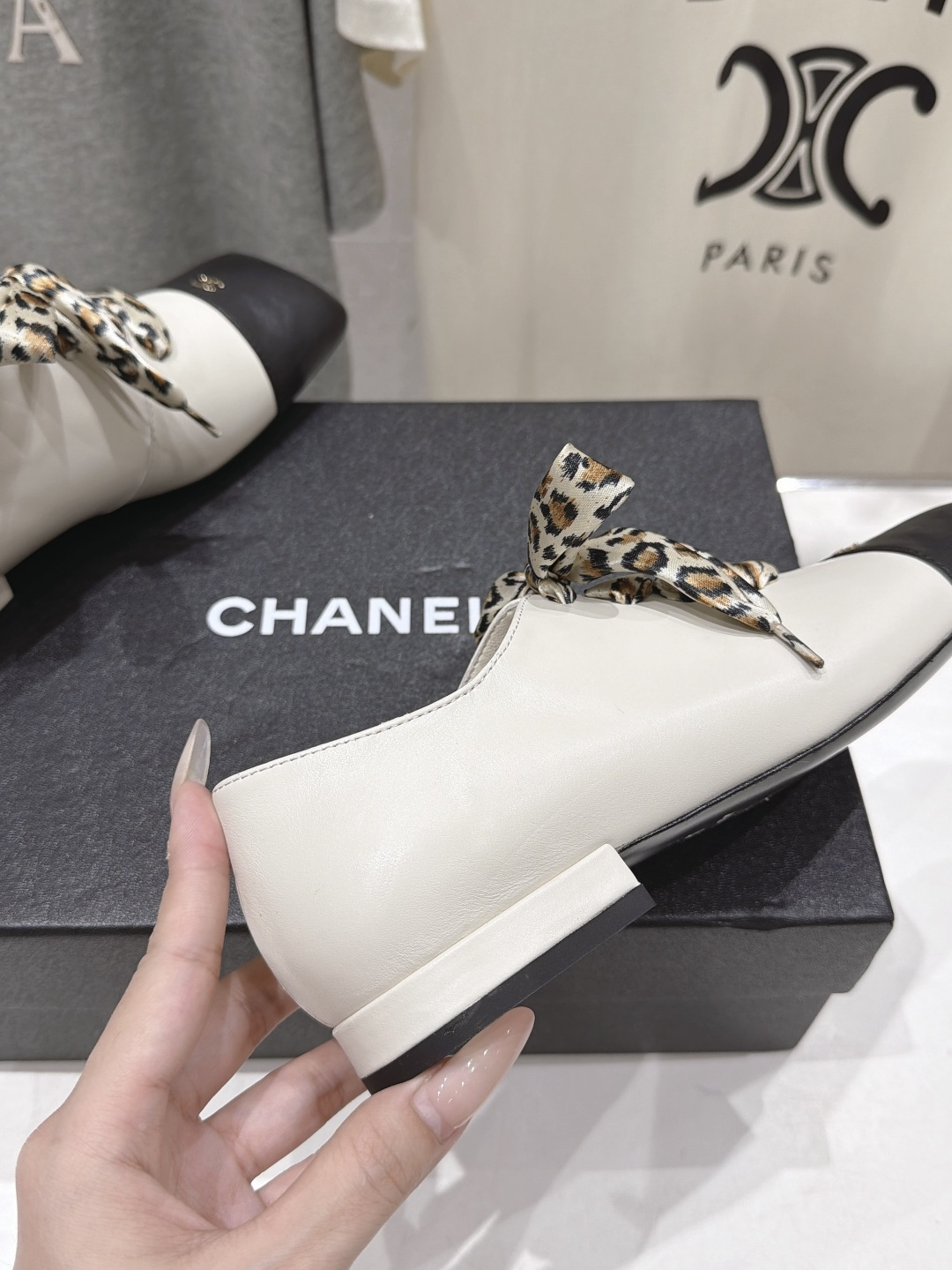 高版本出厂 CHANEL* 香奈儿F032 小香2026ss早秋新款系带方头玛丽珍平底鞋单鞋 上脚女人味十足 凸显 高版本出厂 CHANEL* 香奈儿F032 小香2026ss早秋新款系带方头玛丽珍平底鞋单鞋 上脚女人味十足 凸显