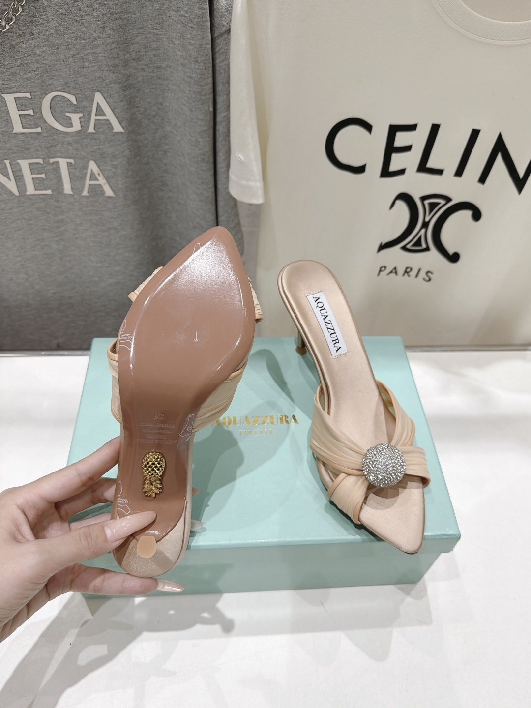 高版本出厂 「ᴀqᴜᴀᴢᴢᴜʀᴀ」AQUAZZURA/菠萝F072 2026ss夏季新款尖头高跟拖鞋 ________ 高版本出厂 「ᴀqᴜᴀᴢᴢᴜʀᴀ」AQUAZZURA/菠萝F072 2026ss夏季新款尖头高跟拖鞋 ________