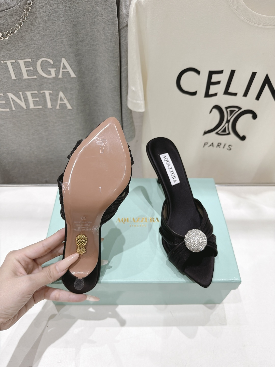 高版本出厂 「ᴀqᴜᴀᴢᴢᴜʀᴀ」AQUAZZURA/菠萝F072 2026ss夏季新款尖头高跟拖鞋 ________ 高版本出厂 「ᴀqᴜᴀᴢᴢᴜʀᴀ」AQUAZZURA/菠萝F072 2026ss夏季新款尖头高跟拖鞋 ________