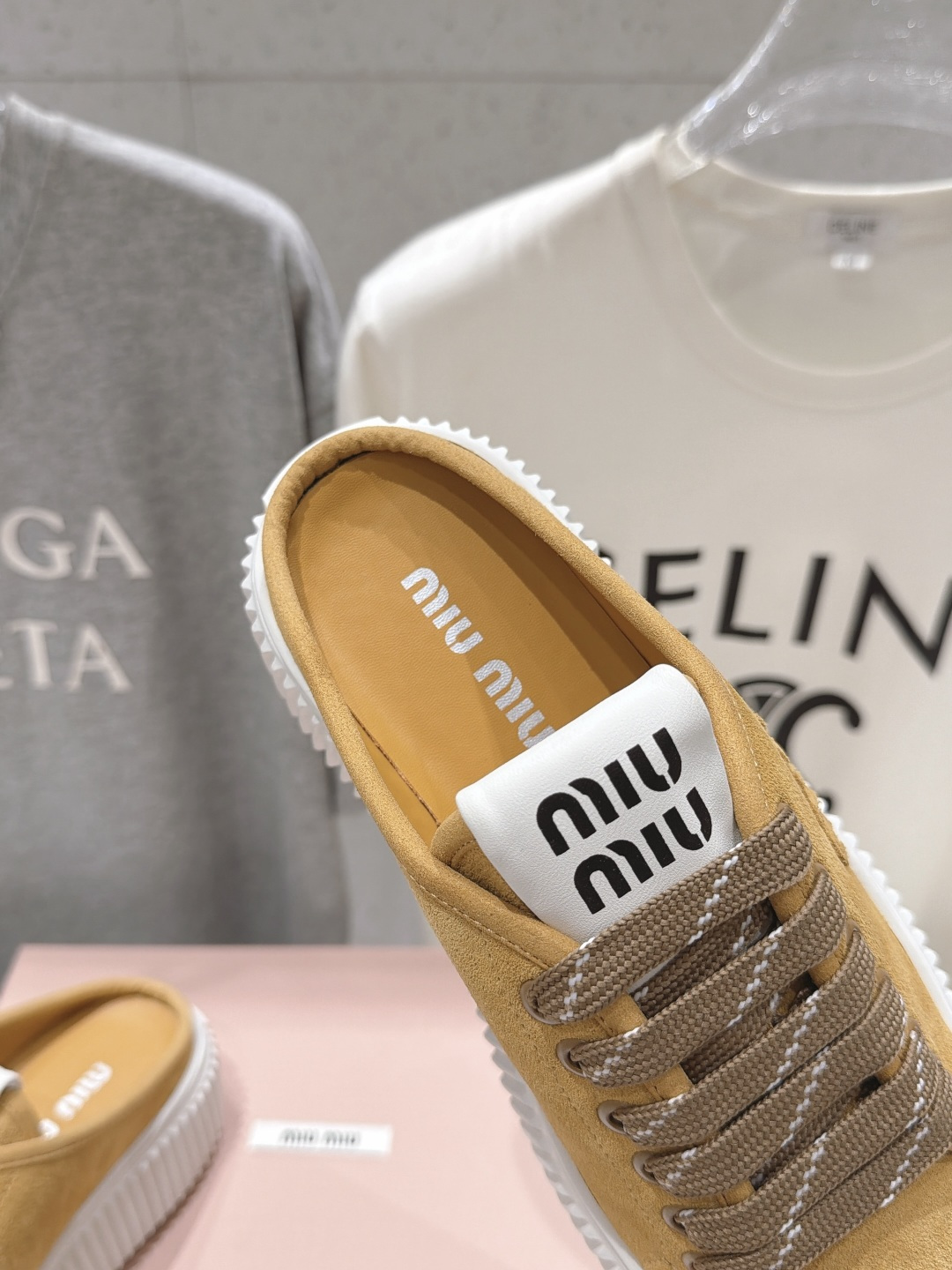 高版本出厂 MiuMiu*繆繆F027 26ss new arrival~miu家2026ss走秀款系带厚底德训鞋休 高版本出厂 MiuMiu*繆繆F027 26ss new arrival~miu家2026ss走秀款系带厚底德训鞋休