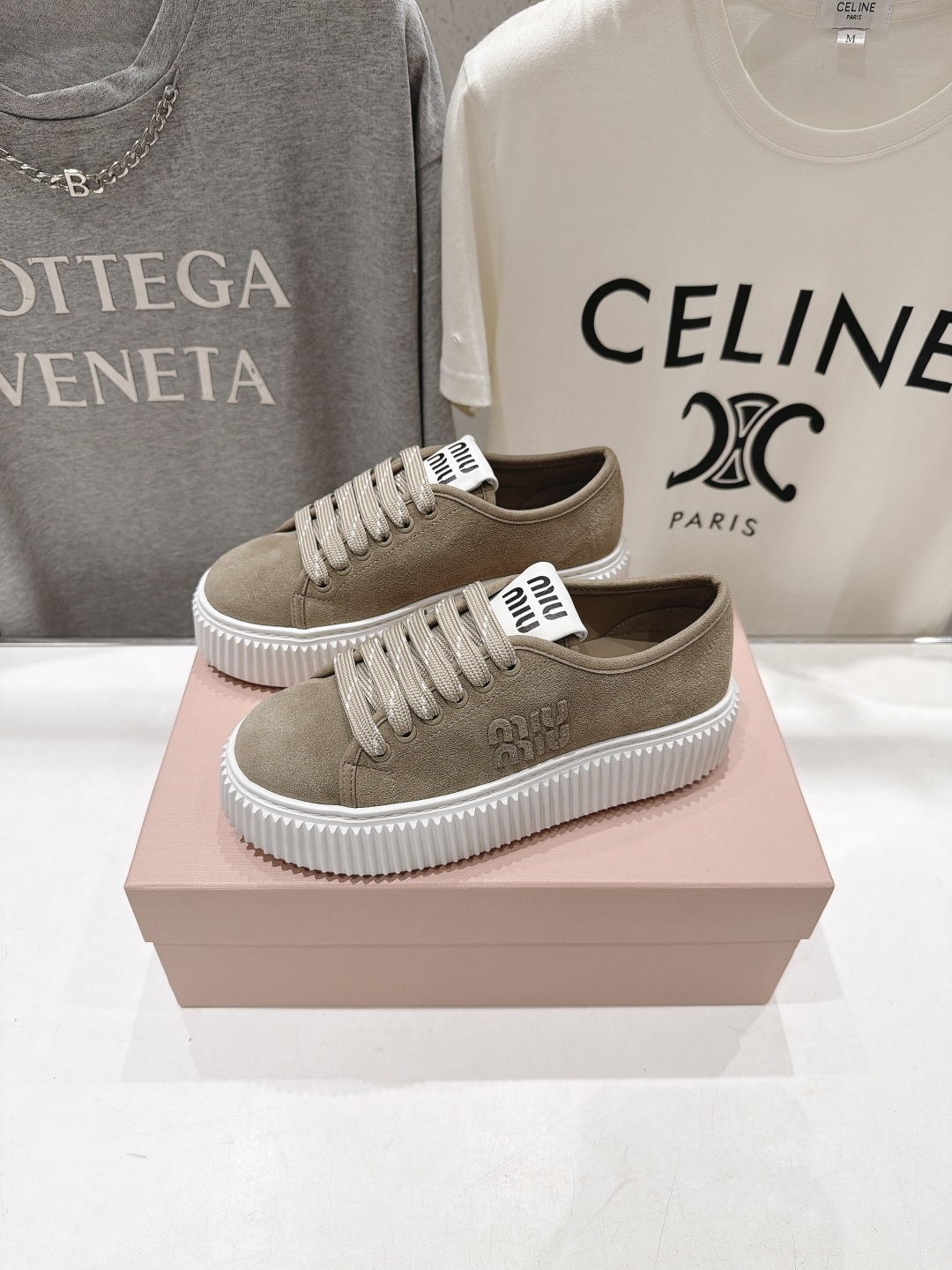 高版本出厂 MiuMiu*繆繆F027 26ss new arrival~miu家2026ss走秀款系带厚底德训鞋休 高版本出厂 MiuMiu*繆繆F027 26ss new arrival~miu家2026ss走秀款系带厚底德训鞋休
