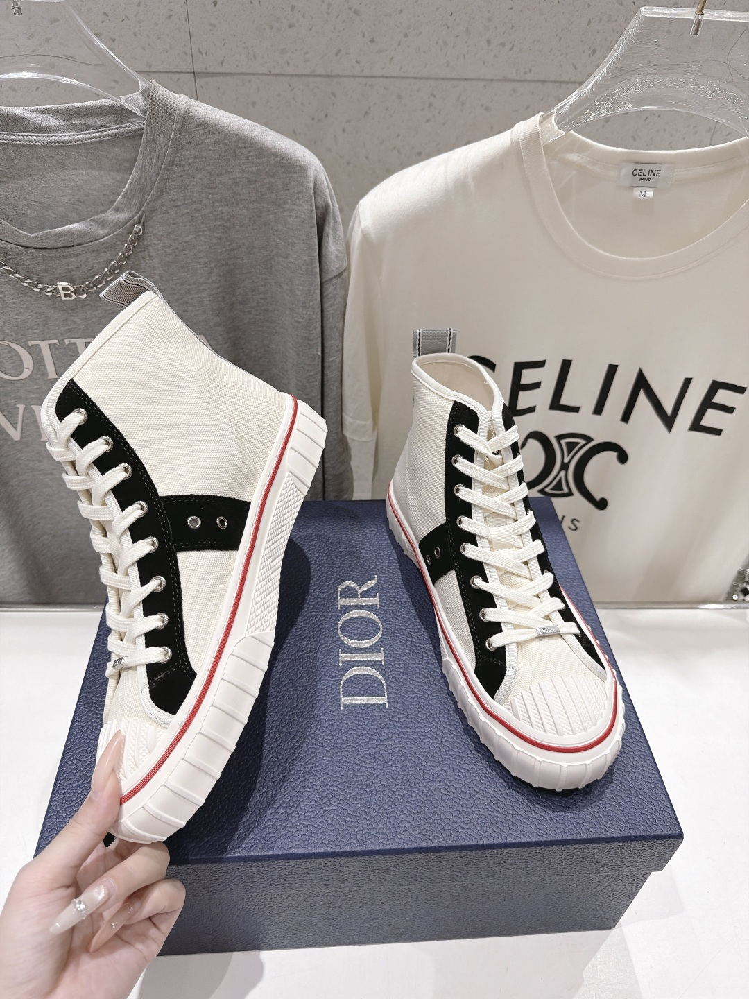高版本出厂 Dior/迪奥F019 D家2026ss新款系带情侣款高帮帆布鞋休闲鞋 原版购入开发 做货 这款帆布面休 高版本出厂 Dior/迪奥F019 D家2026ss新款系带情侣款高帮帆布鞋休闲鞋 原版购入开发 做货 这款帆布面休