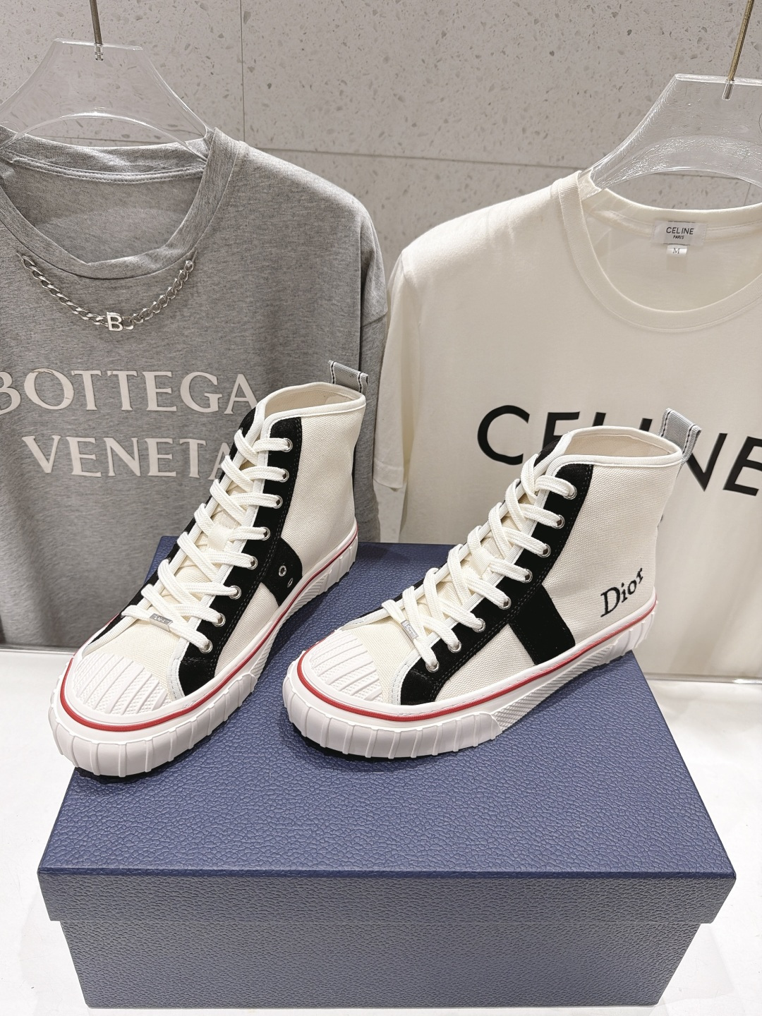 高版本出厂 Dior/迪奥F019 D家2026ss新款系带情侣款高帮帆布鞋休闲鞋 原版购入开发 做货 这款帆布面休 高版本出厂 Dior/迪奥F019 D家2026ss新款系带情侣款高帮帆布鞋休闲鞋 原版购入开发 做货 这款帆布面休