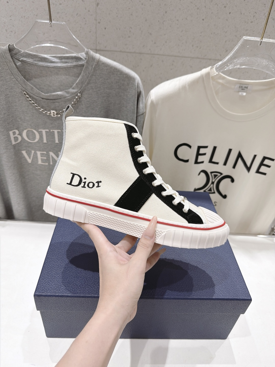 高版本出厂 Dior/迪奥F019 D家2026ss新款系带情侣款高帮帆布鞋休闲鞋 原版购入开发 做货 这款帆布面休 高版本出厂 Dior/迪奥F019 D家2026ss新款系带情侣款高帮帆布鞋休闲鞋 原版购入开发 做货 这款帆布面休