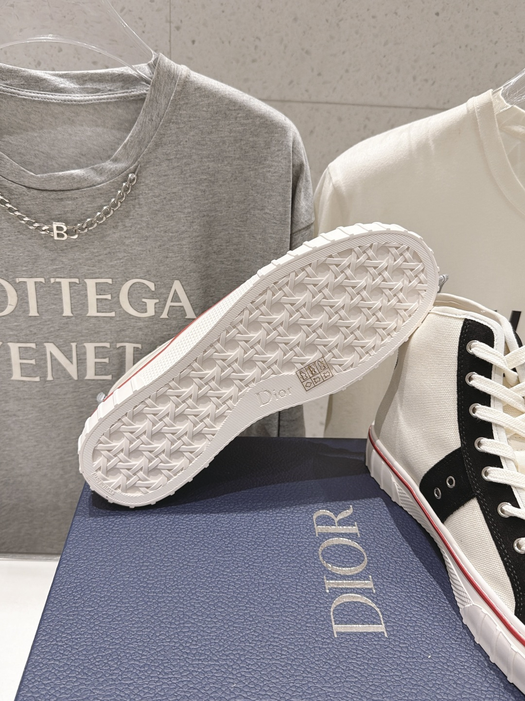 高版本出厂 Dior/迪奥F019 D家2026ss新款系带情侣款高帮帆布鞋休闲鞋 原版购入开发 做货 这款帆布面休 高版本出厂 Dior/迪奥F019 D家2026ss新款系带情侣款高帮帆布鞋休闲鞋 原版购入开发 做货 这款帆布面休