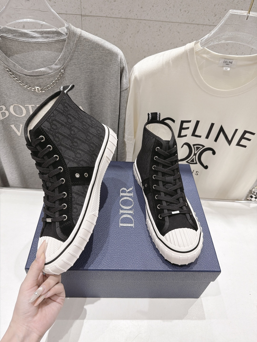 高版本出厂 Dior/迪奥F019 D家2026ss新款系带情侣款高帮帆布鞋休闲鞋 原版购入开发 做货 这款帆布面休 高版本出厂 Dior/迪奥F019 D家2026ss新款系带情侣款高帮帆布鞋休闲鞋 原版购入开发 做货 这款帆布面休