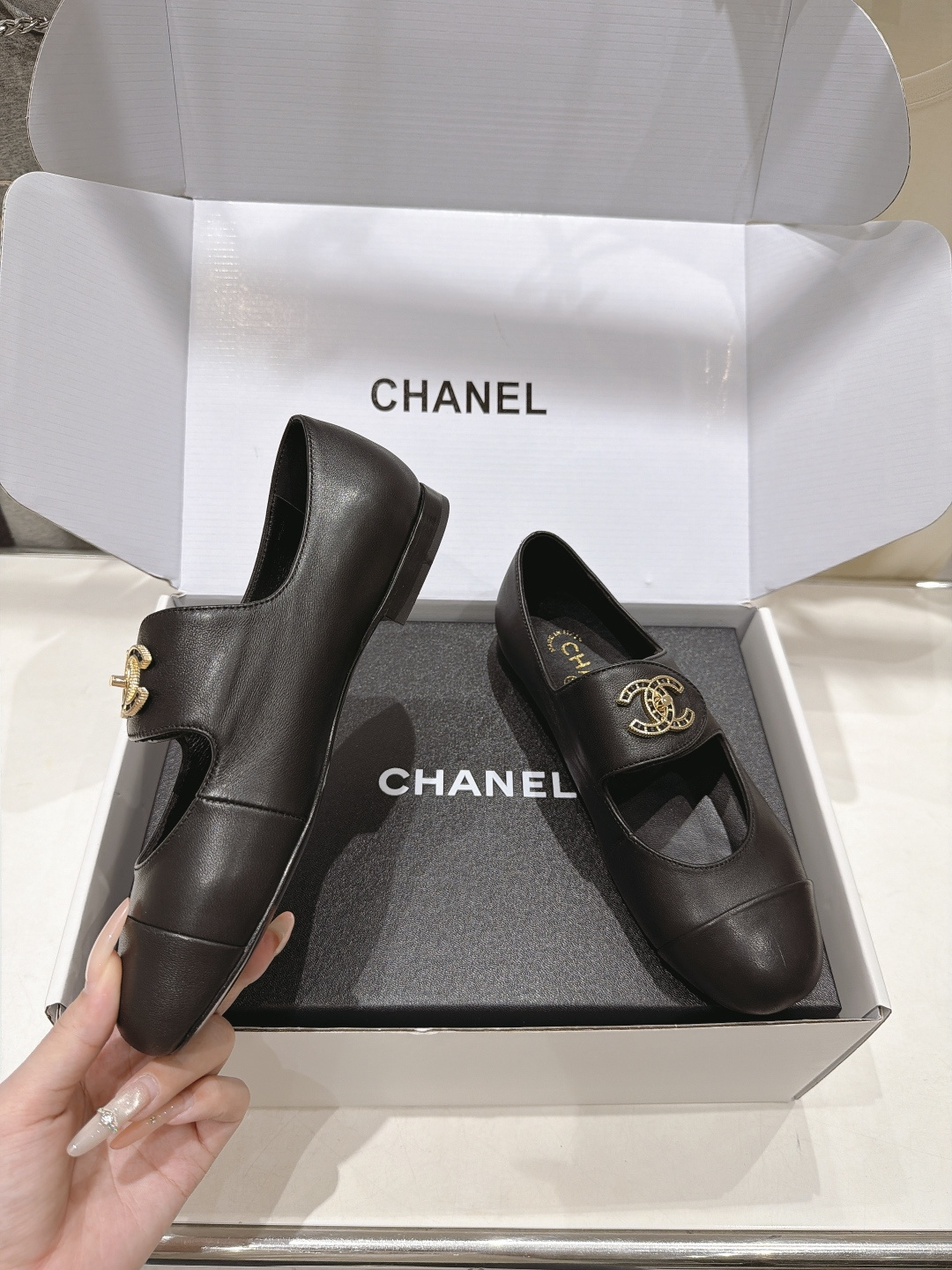 高版本出厂 CHANEL* 香奈儿F022 小香2026ss早秋新款玛丽珍平底鞋单鞋 上脚女人味十足 凸显温柔气质 高版本出厂 CHANEL* 香奈儿F022 小香2026ss早秋新款玛丽珍平底鞋单鞋 上脚女人味十足 凸显温柔气质