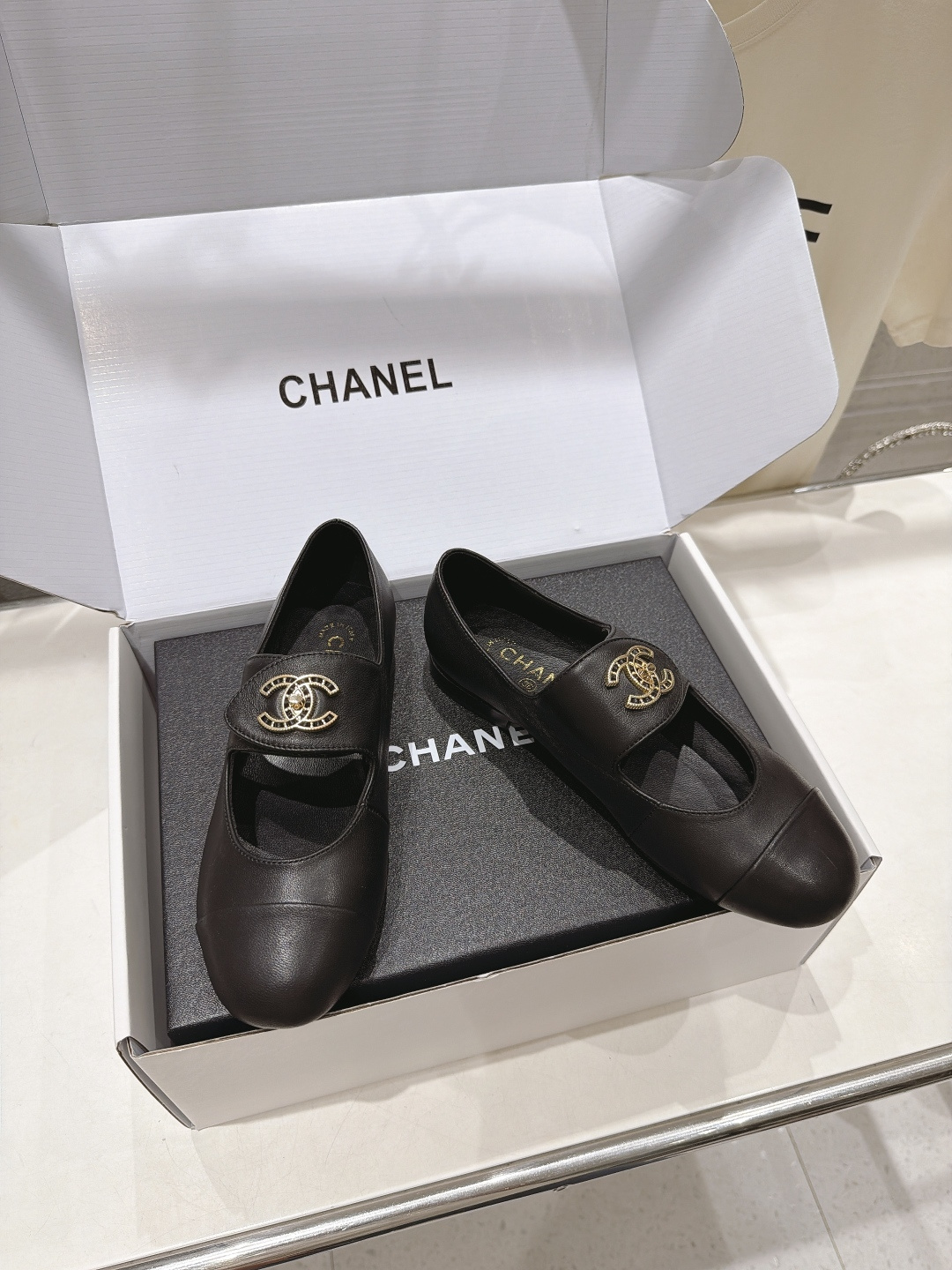 高版本出厂 CHANEL* 香奈儿F022 小香2026ss早秋新款玛丽珍平底鞋单鞋 上脚女人味十足 凸显温柔气质 高版本出厂 CHANEL* 香奈儿F022 小香2026ss早秋新款玛丽珍平底鞋单鞋 上脚女人味十足 凸显温柔气质