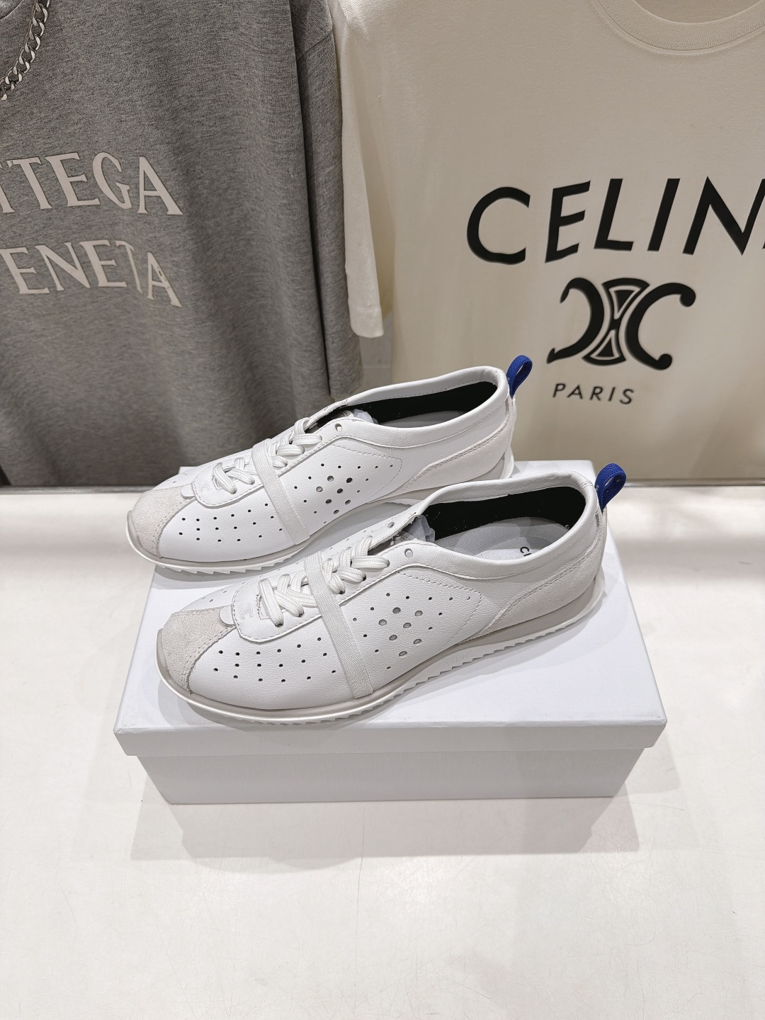 高版本出厂    CELINE*思琳赛琳F037 2026ss新款徽标系带阿甘鞋休闲运动鞋小白鞋 简单舒服，干净利落，百