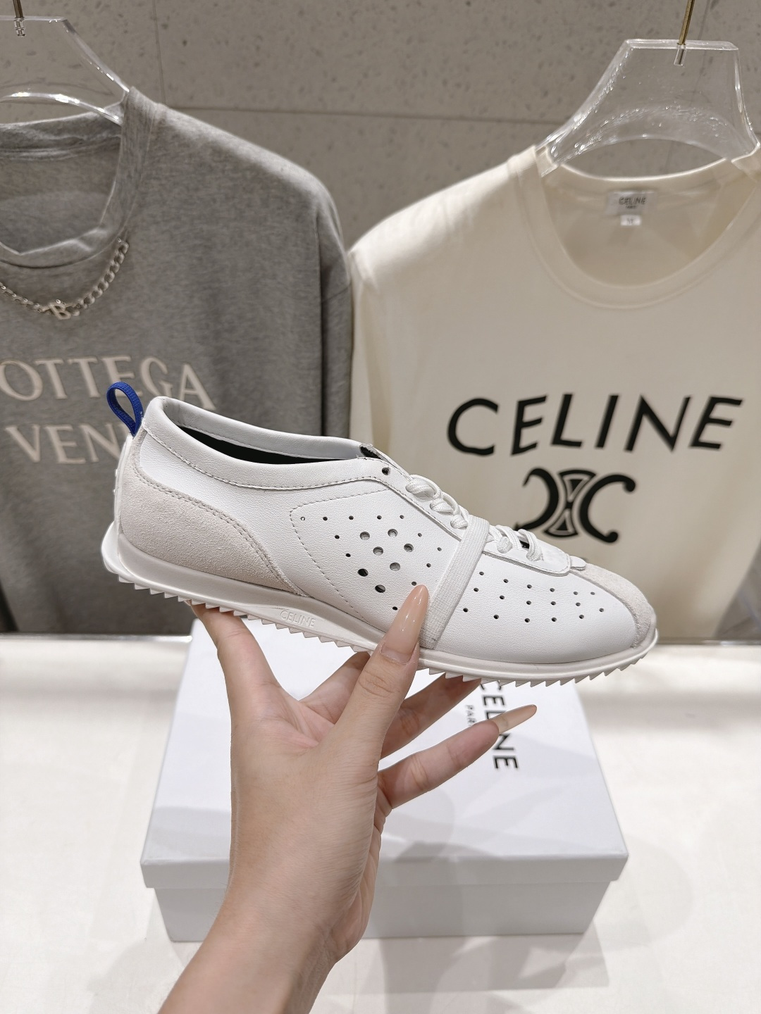 高版本出厂    CELINE*思琳赛琳F037 2026ss新款徽标系带阿甘鞋休闲运动鞋小白鞋 简单舒服，干净利落，百
