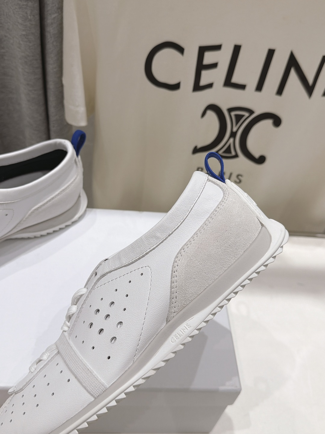 高版本出厂    CELINE*思琳赛琳F037 2026ss新款徽标系带阿甘鞋休闲运动鞋小白鞋 简单舒服，干净利落，百