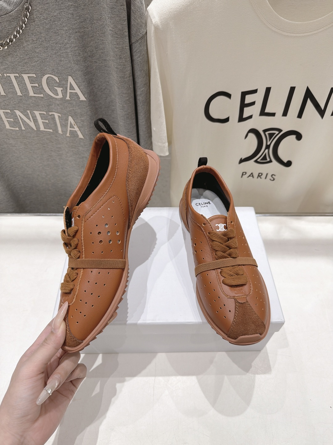 高版本出厂 CELINE*思琳赛琳F037 2026ss新款徽标系带阿甘鞋休闲运动鞋小白鞋 简单舒服,干净利落,百 高版本出厂 CELINE*思琳赛琳F037 2026ss新款徽标系带阿甘鞋休闲运动鞋小白鞋 简单舒服,干净利落,百