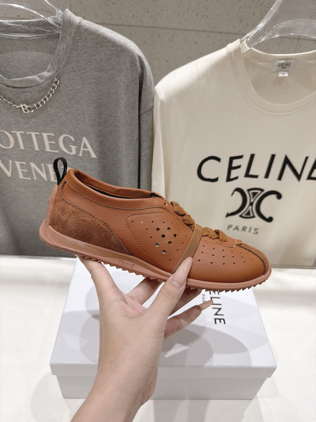 高版本出厂 CELINE*思琳赛琳F037 2026ss新款徽标系带阿甘鞋休闲运动鞋小白鞋 简单舒服,干净利落,百 高版本出厂 CELINE*思琳赛琳F037 2026ss新款徽标系带阿甘鞋休闲运动鞋小白鞋 简单舒服,干净利落,百